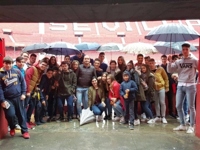 Jóvenes de Almonte con el Sevilla FC