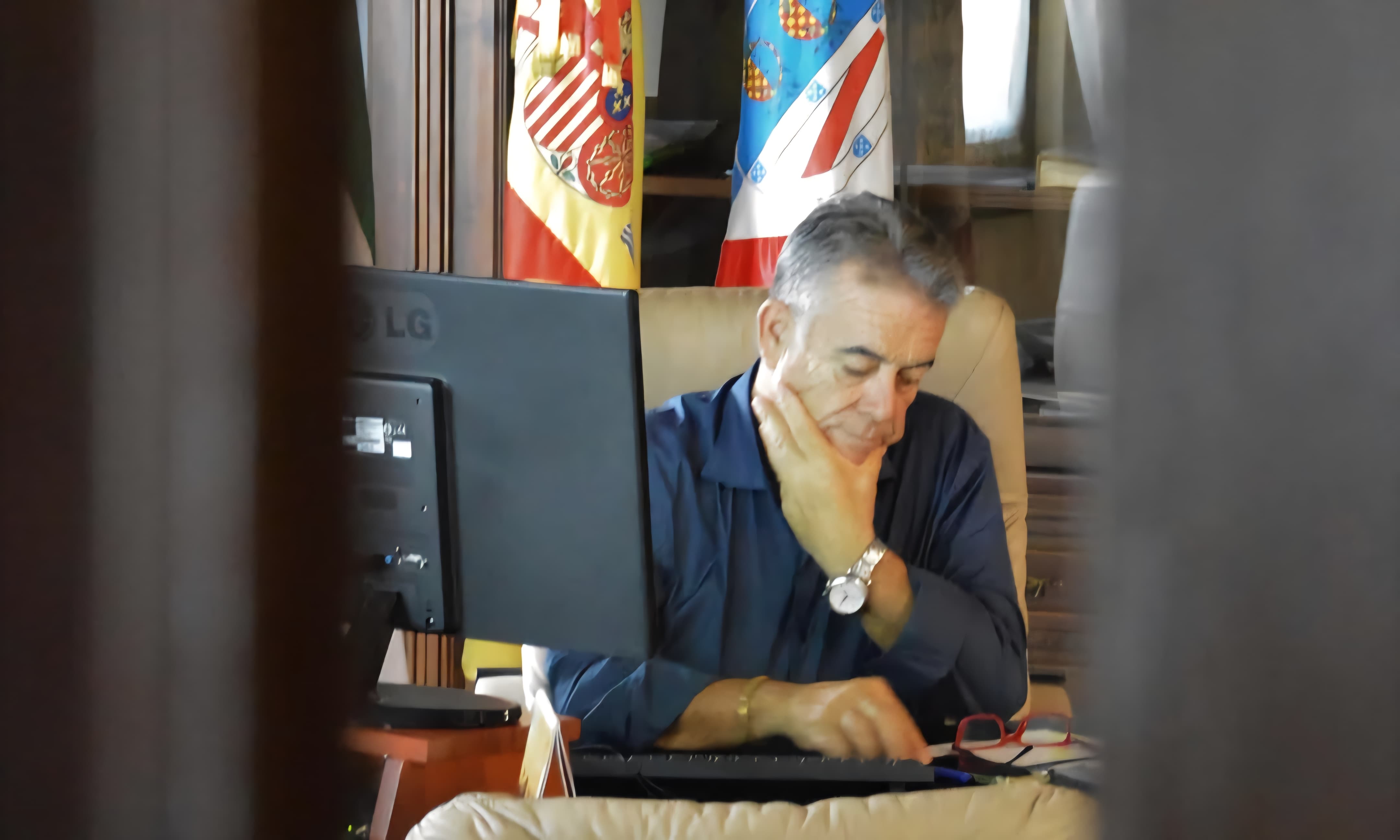 El Ateneo de Triana distingue a Francisco Bella “por su compromiso con los valores culturales y sociales”