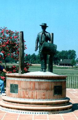 MONUMENTO-EL-TAMBORILERO