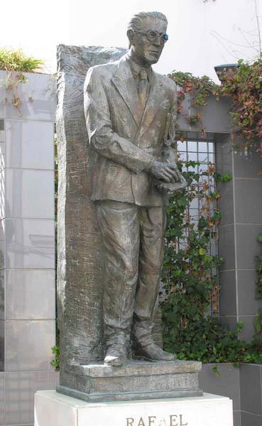 MONUMENTO-Rafael-Torres-Endrina