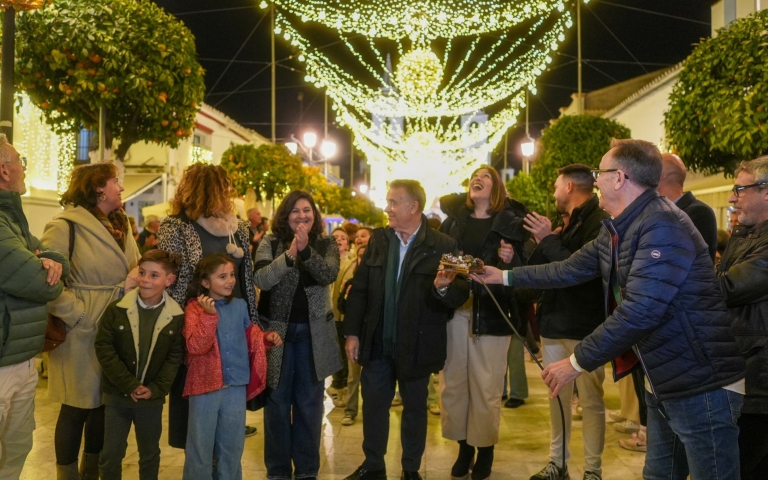 Almonte ilumina la Navidad en sus tres núcleos con nuevos emplazamientos y casi medio millón de luces