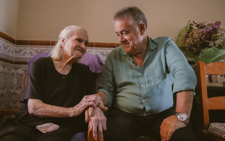 Dolores Triana, una almonteña que acaba de cumplir cien años con una vida de entrega, familia y devoción