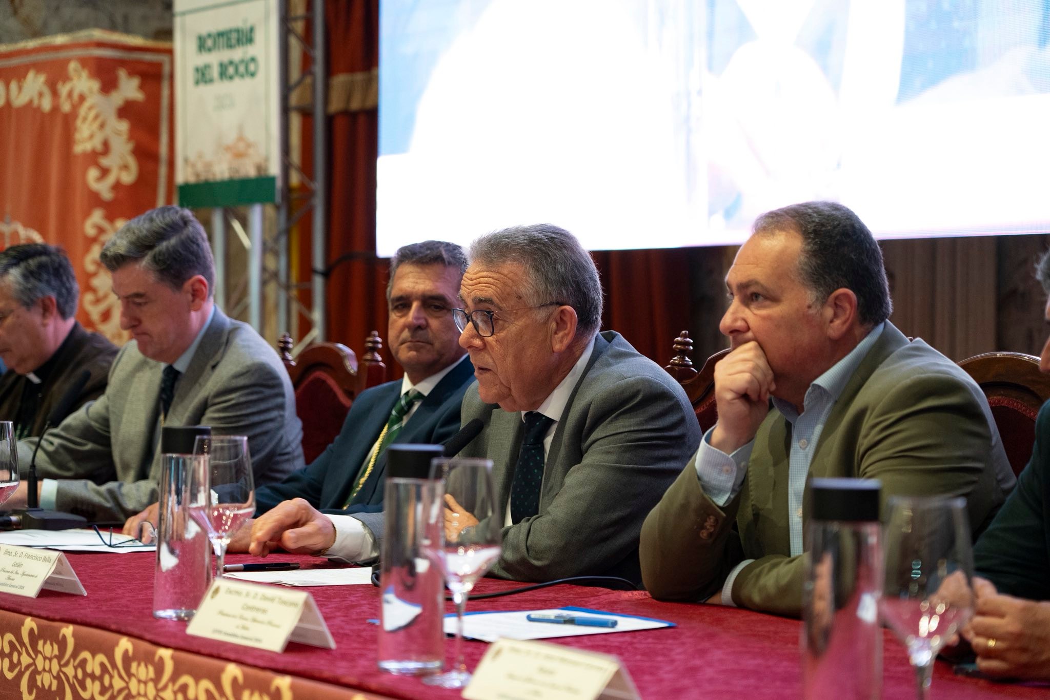 Asamblea Hdades Rocío (1)