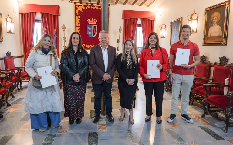 Música, flamenco y artes plásticas: el Ayuntamiento de Almonte renueva su respaldo a las asociaciones culturales del municipio