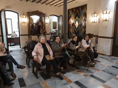 mujer y niña en la ciencia 11-02-2026926