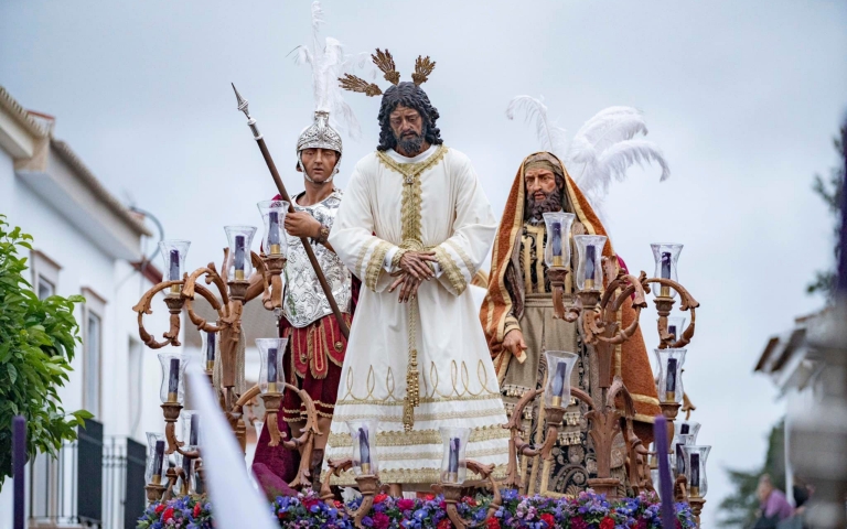 Almonte proyecta su Semana Santa en crecimiento dentro del panorama cofrade del Condado