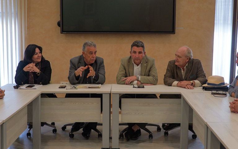 El Ayuntamiento de Almonte aborda con el sector agrícola su posicionamiento ante las solicitudes de ayudas de renaturalización en terrenos municipales
