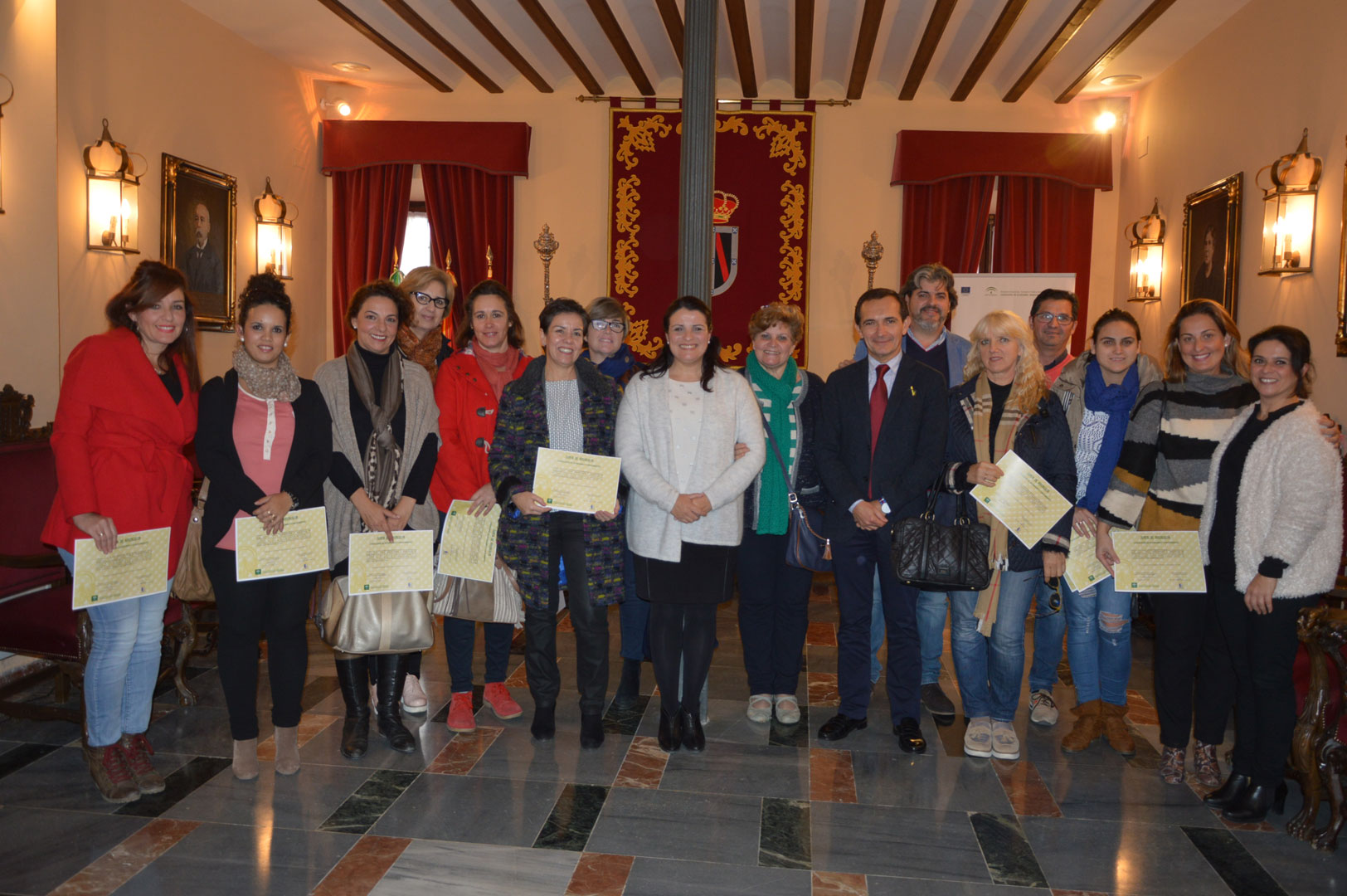 Foto-de-grupo-empresarios-y-autoridades