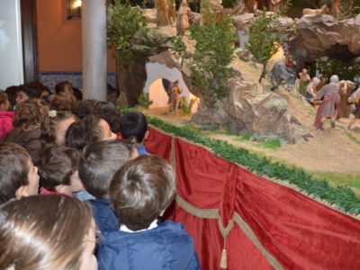 Escolares-visitan-el-Belén-del-ayto-de-Almonte