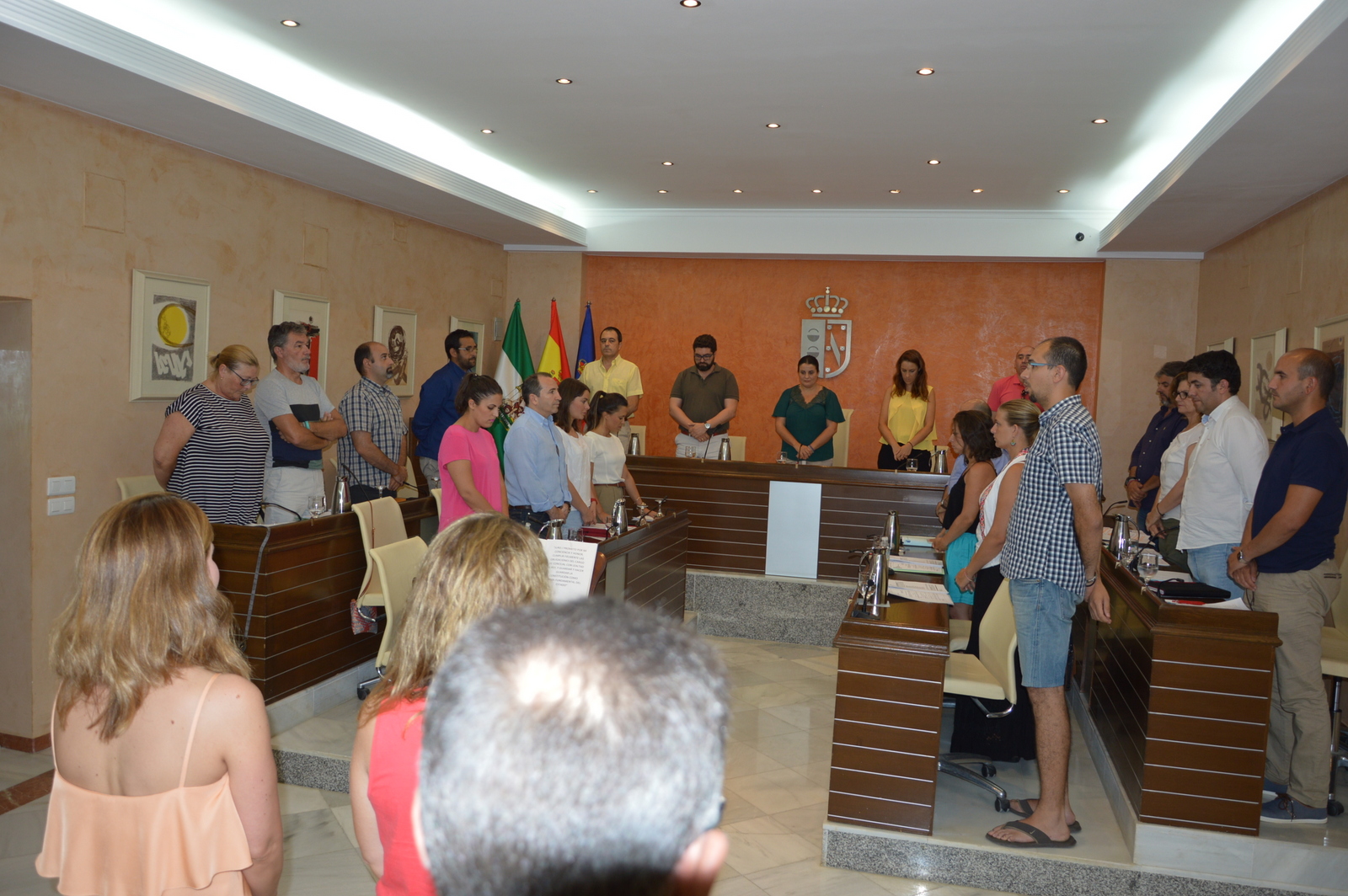 Minuto de silencio en el Pleno de Almonte