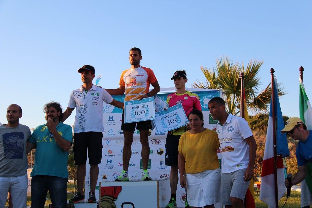Alcaldesa con ganadores I Triatlón