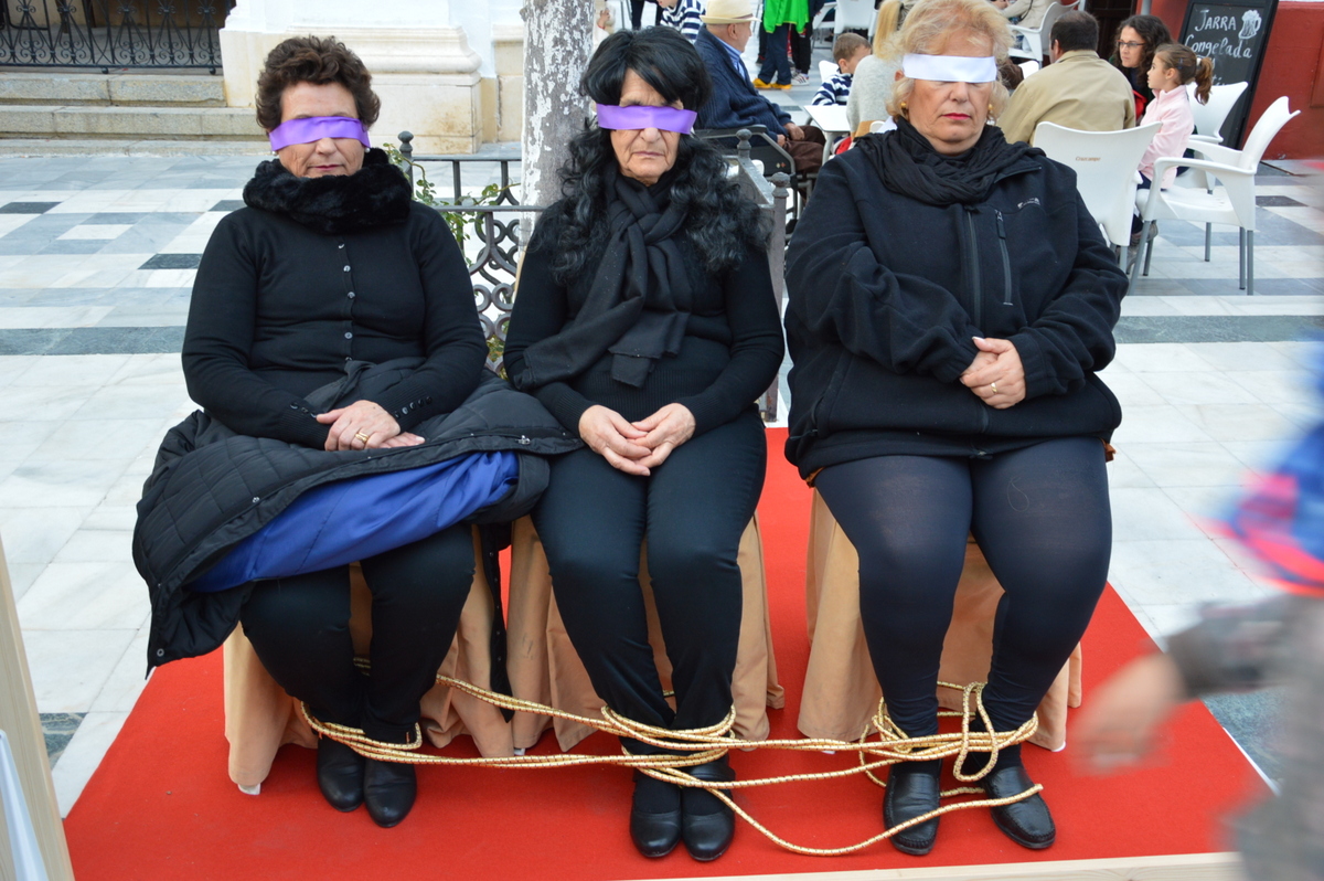 Exposición contra violencia de género 023-001