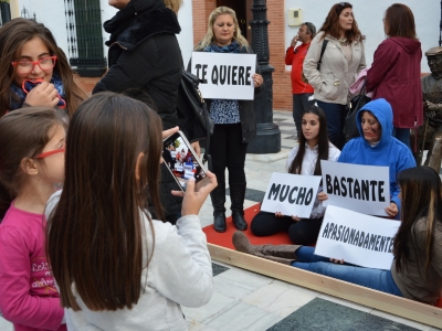 Exposición contra violencia de género 028-001