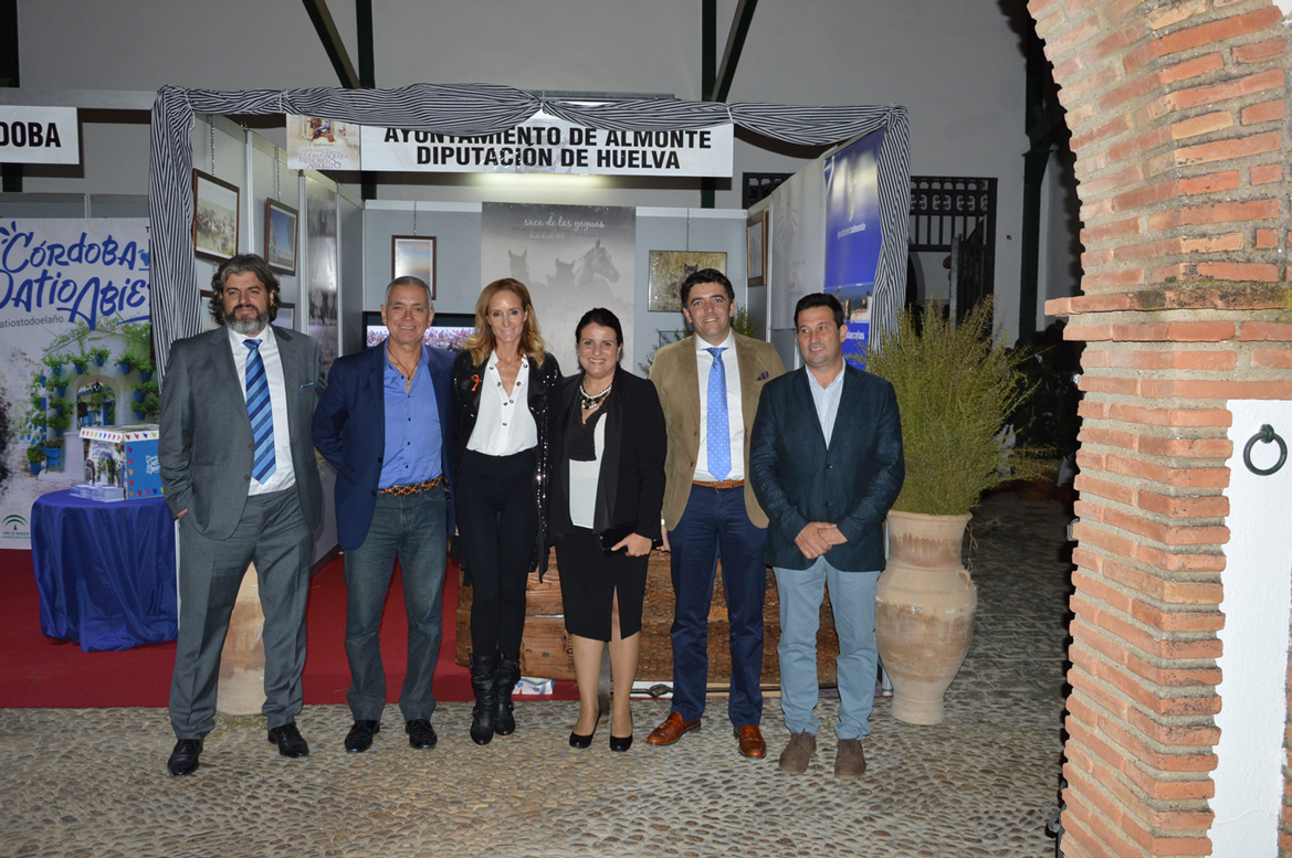 Ante-el-expositor-onubense