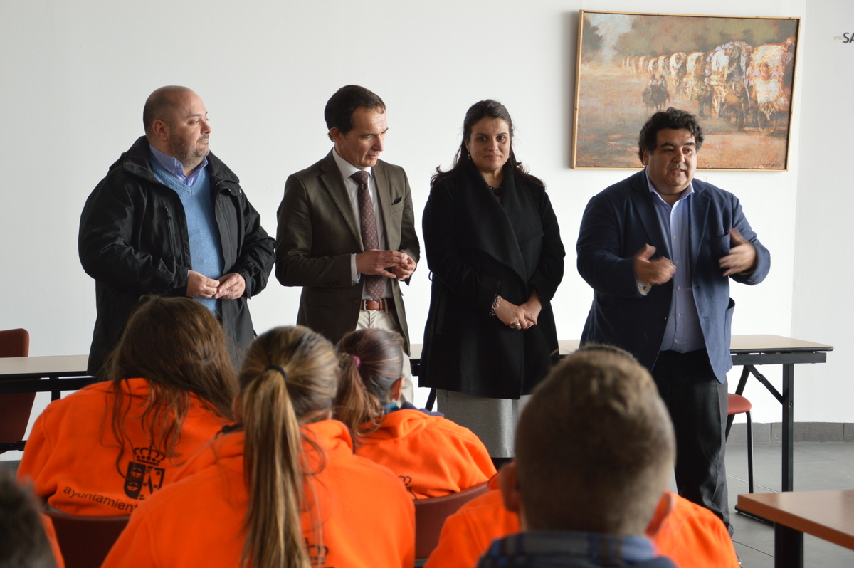 El director gral de Empleo visita Almonte 045