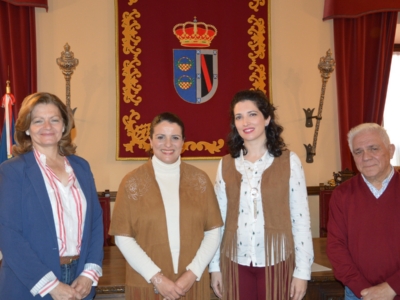 Foto tras firma convenio Ayto-Peña Flamenca Almonte