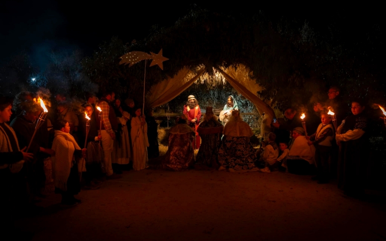 La segunda edición del Belén Viviente del Rocío atrae a más de 14.000 visitantes y se consolida como referente cultural