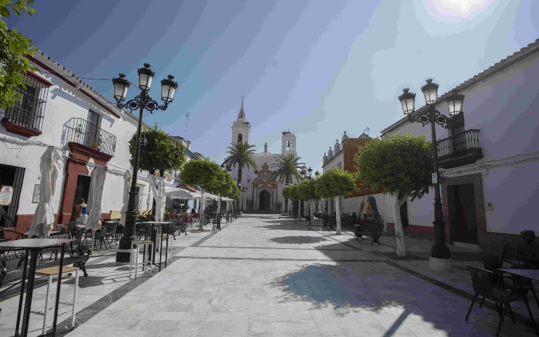 El Ayuntamiento de Almonte impulsa la eficiencia energética con una ESE que renovará su alumbrado público con tecnología LED